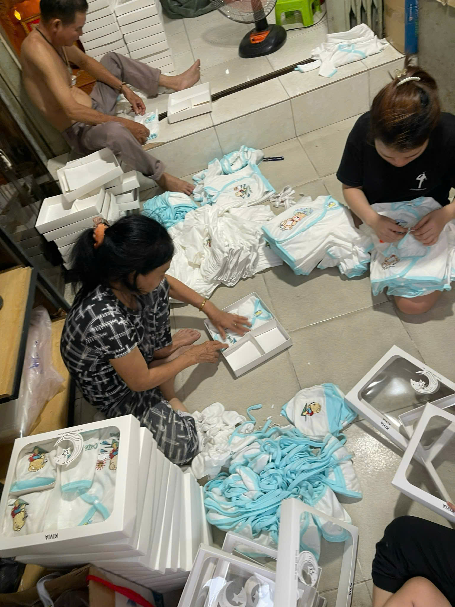 Hoạt Động Tại Xưởng