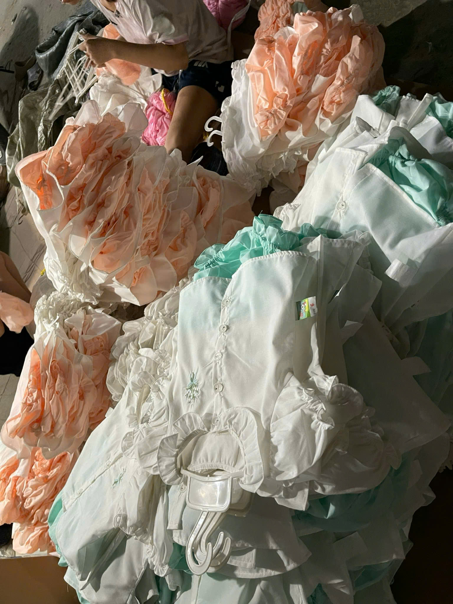 Hoạt Động Tại Xưởng