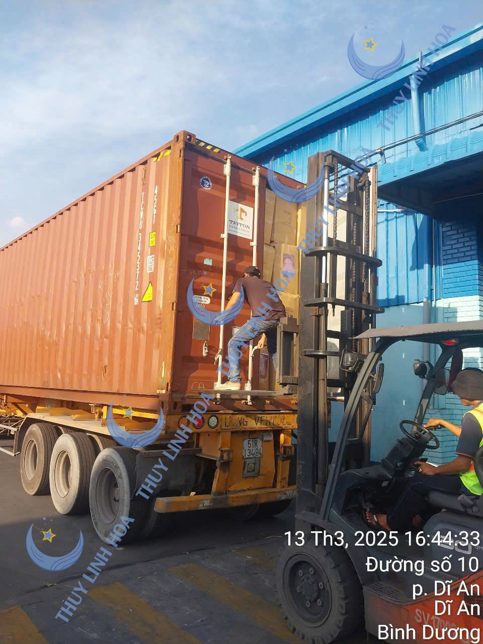 Hoạt Động Tại Xưởng